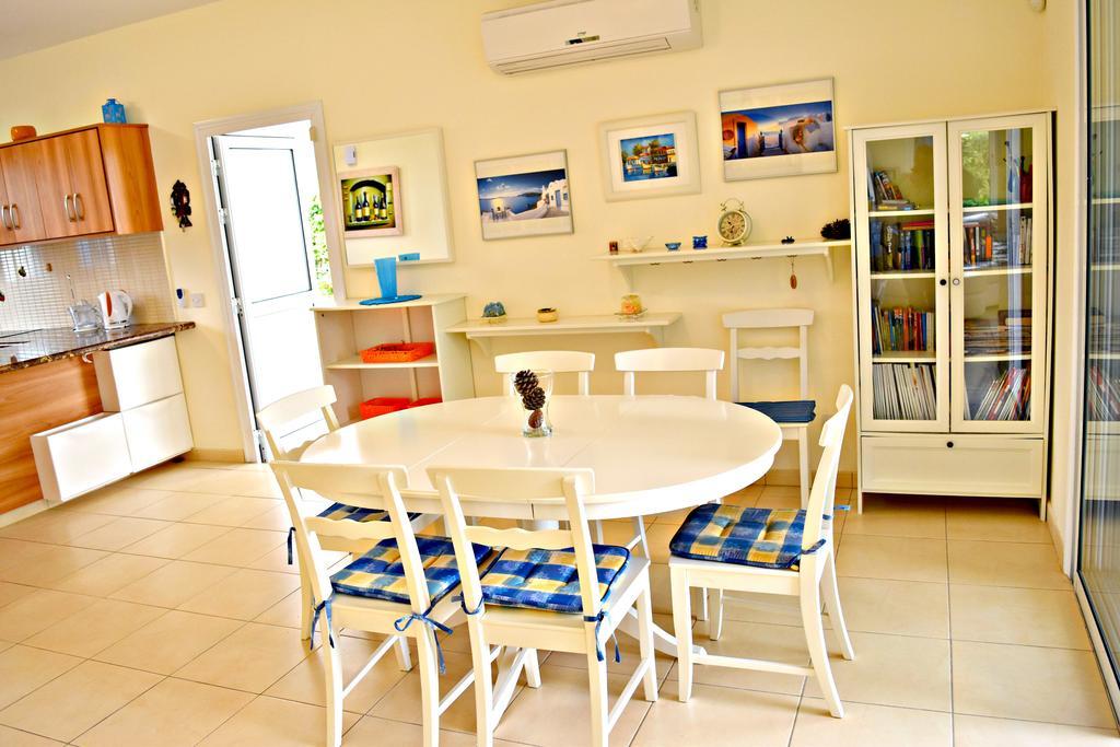Latchi Beach Front Villa - Private Heated Pool - Amazing Uninterrupted Sea Views Polis 外观 照片