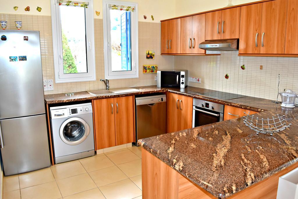 Latchi Beach Front Villa - Private Heated Pool - Amazing Uninterrupted Sea Views Polis 外观 照片