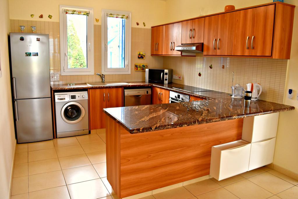 Latchi Beach Front Villa - Private Heated Pool - Amazing Uninterrupted Sea Views Polis 外观 照片
