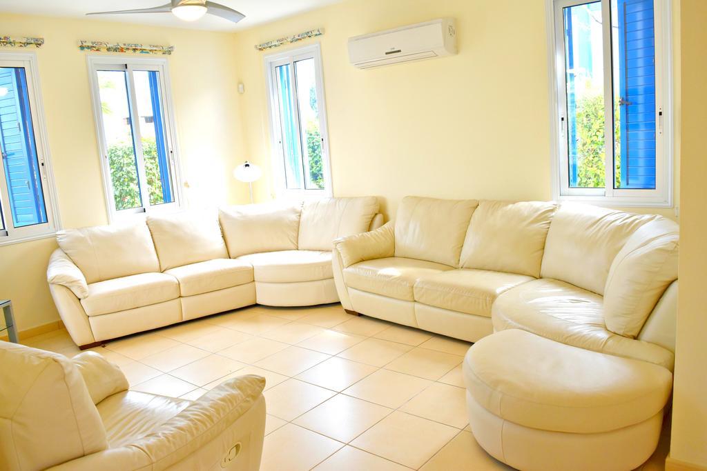 Latchi Beach Front Villa - Private Heated Pool - Amazing Uninterrupted Sea Views Polis 外观 照片