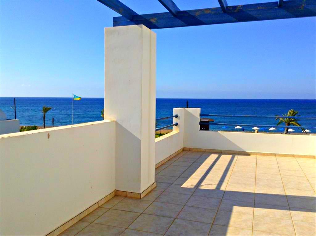 Latchi Beach Front Villa - Private Heated Pool - Amazing Uninterrupted Sea Views Polis 外观 照片
