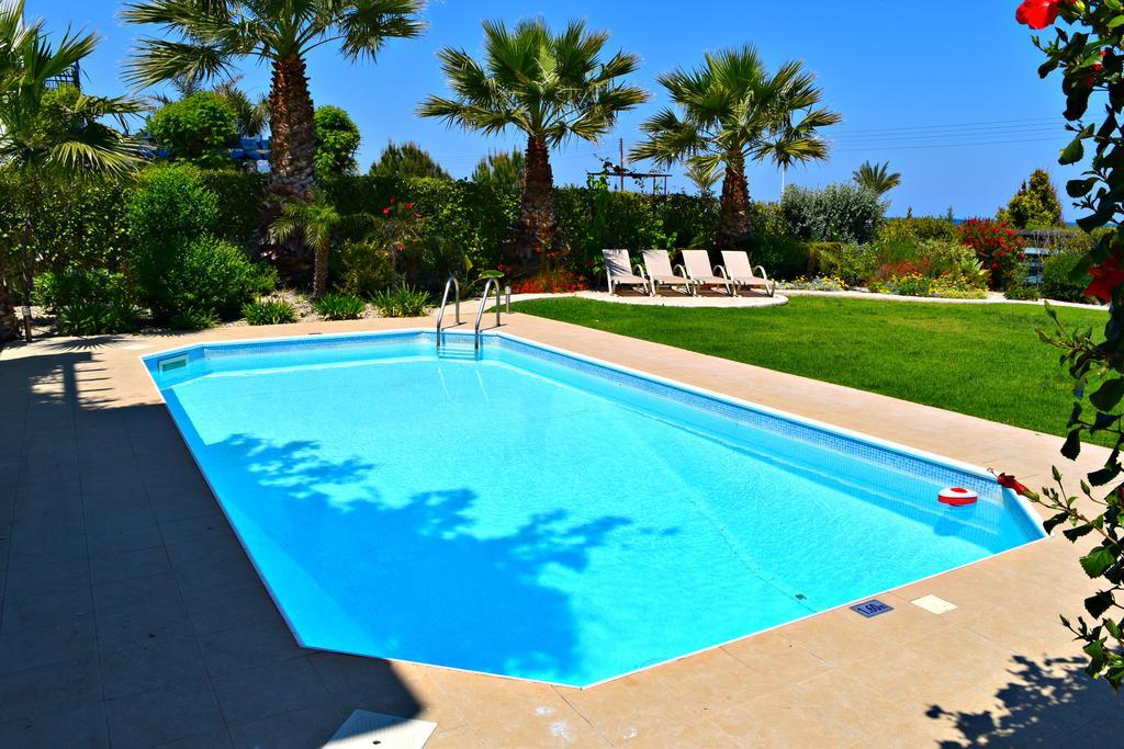 Latchi Beach Front Villa - Private Heated Pool - Amazing Uninterrupted Sea Views Polis 外观 照片