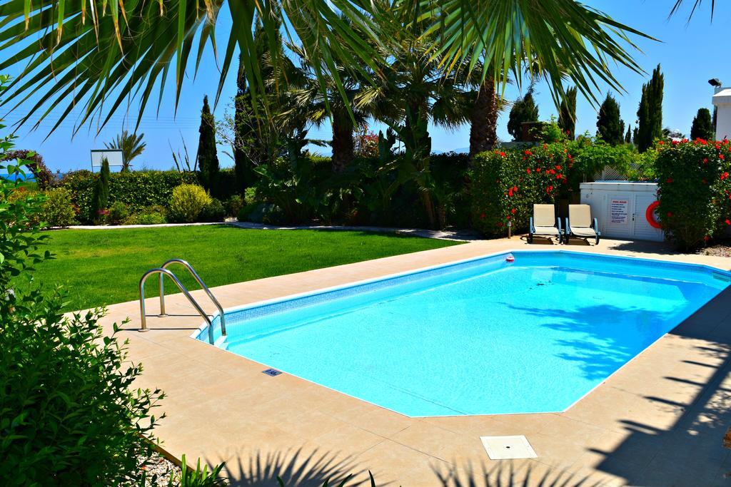 Latchi Beach Front Villa - Private Heated Pool - Amazing Uninterrupted Sea Views Polis 外观 照片