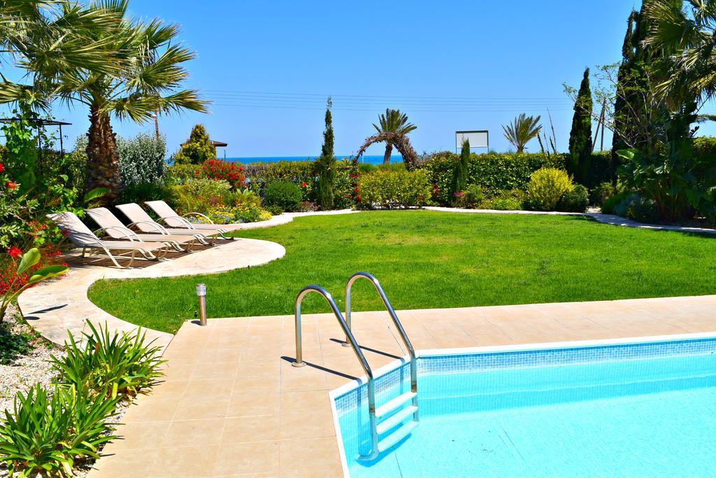 Latchi Beach Front Villa - Private Heated Pool - Amazing Uninterrupted Sea Views Polis 外观 照片